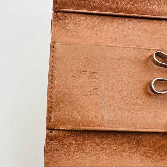 MCM Authentic And Unique Key And Card Holder/Wallet A 2 In 1 EUC - Picture 6 of 11